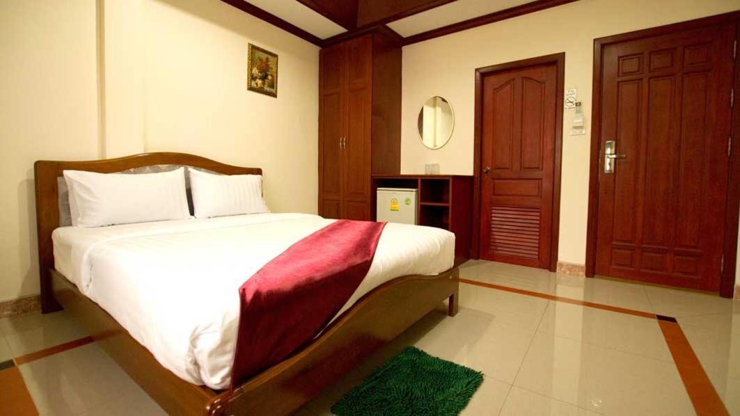 Bluebird Inn Pattaya Exterior photo